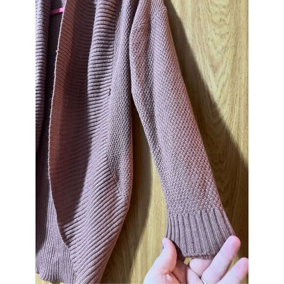 Pink Rose Mauve Cardigan Woman’s Size Small 100% Acrylic- Hole See photo/ Descri - Picture 5 of 14